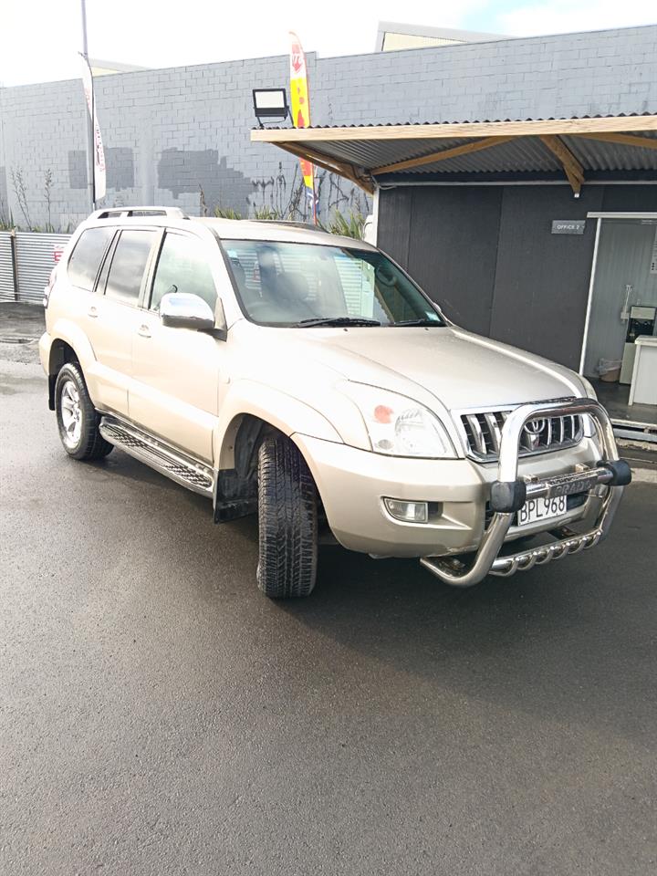 2003 Toyota Land thumbnail