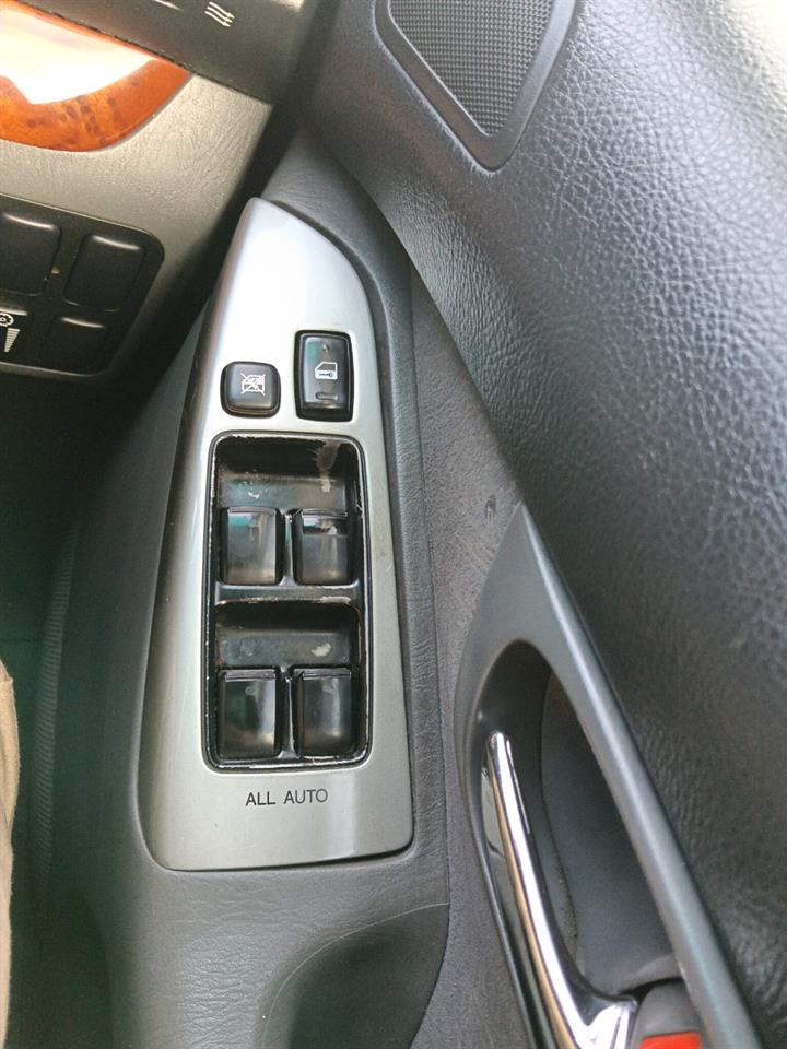 2003 Toyota Land thumbnail