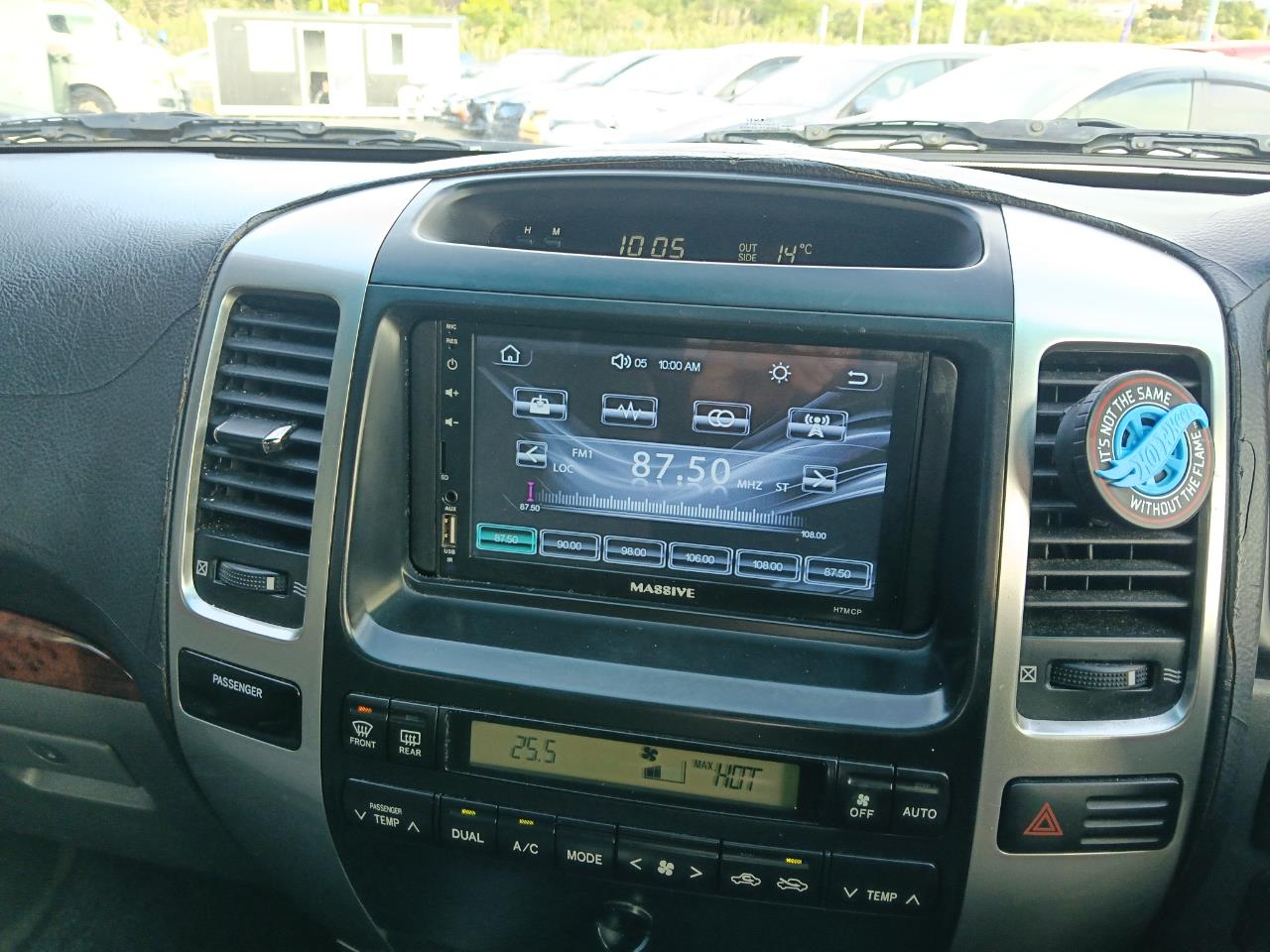 2003 Toyota Land thumbnail