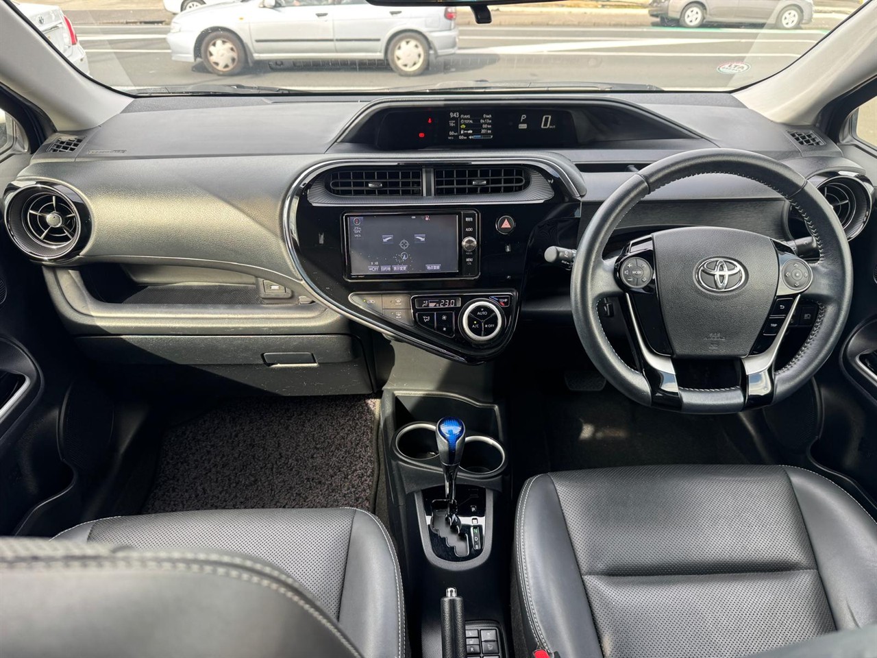 2017 Toyota Aqua thumbnail