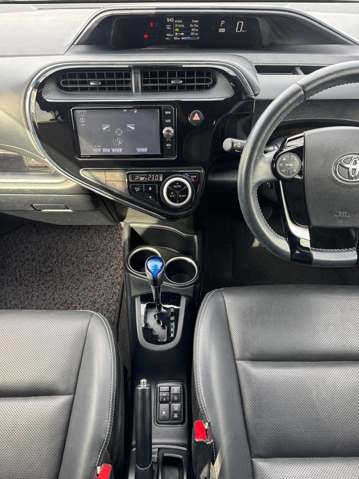 2017 Toyota Aqua thumbnail