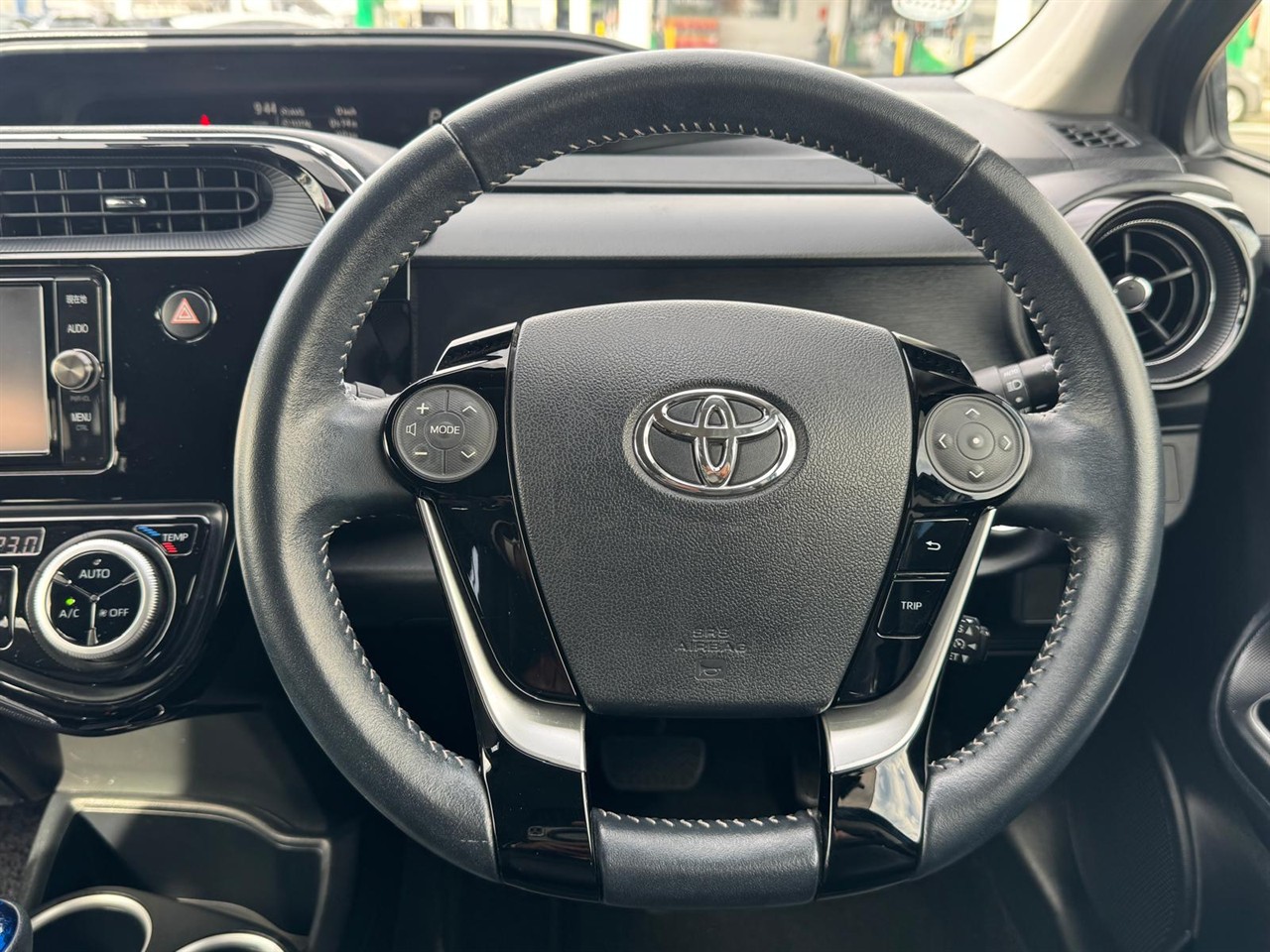 2017 Toyota Aqua thumbnail