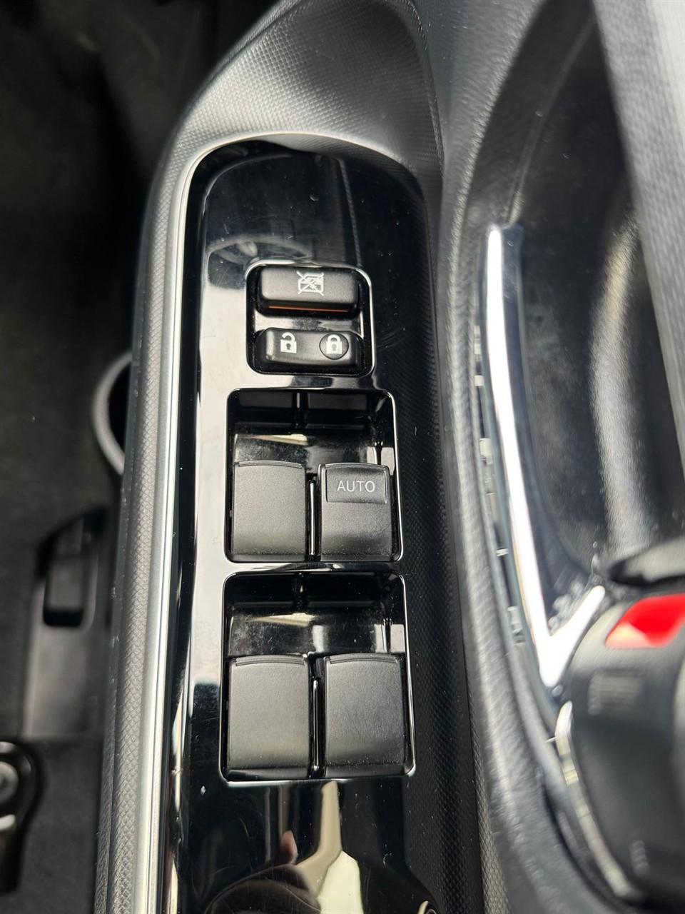 2017 Toyota Aqua thumbnail