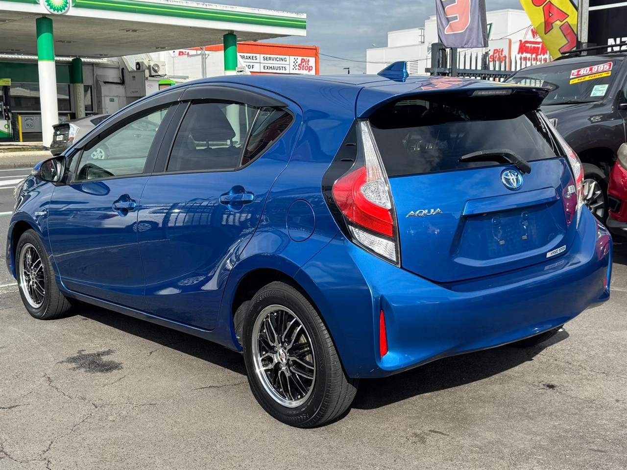 2017 Toyota Aqua thumbnail