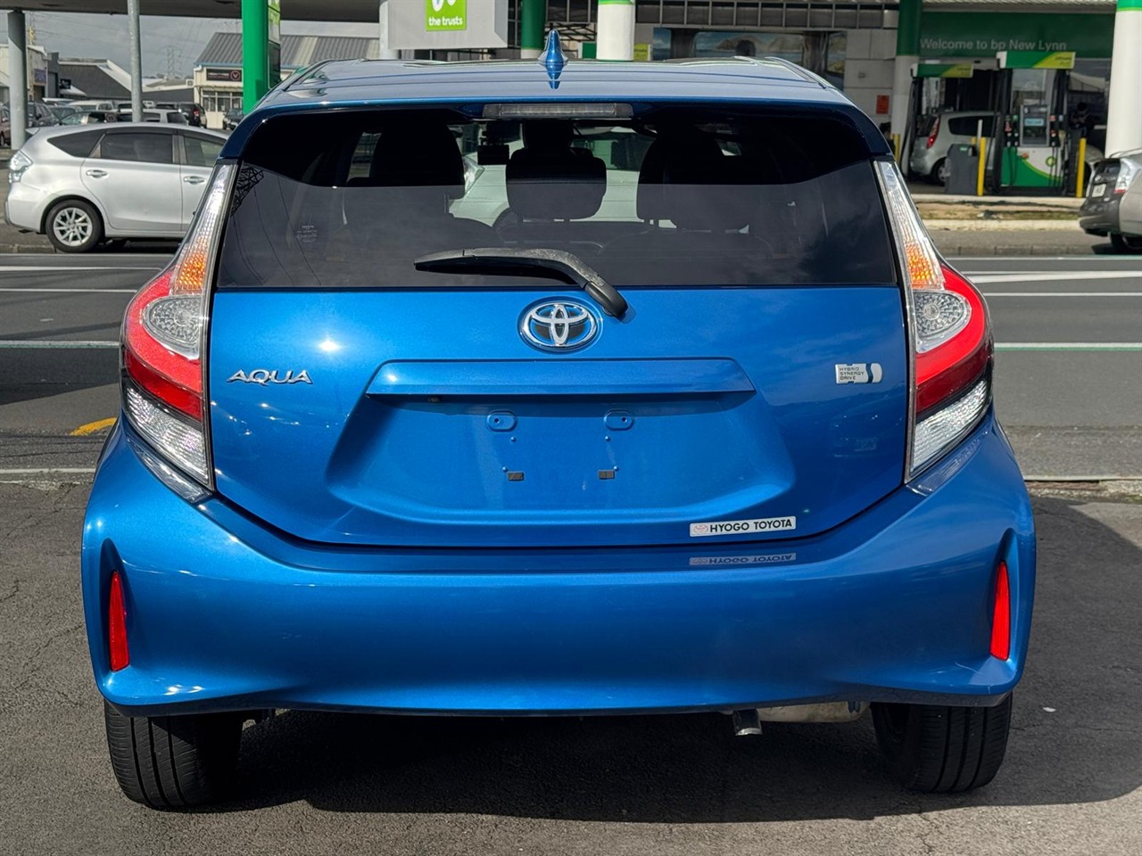 2017 Toyota Aqua thumbnail