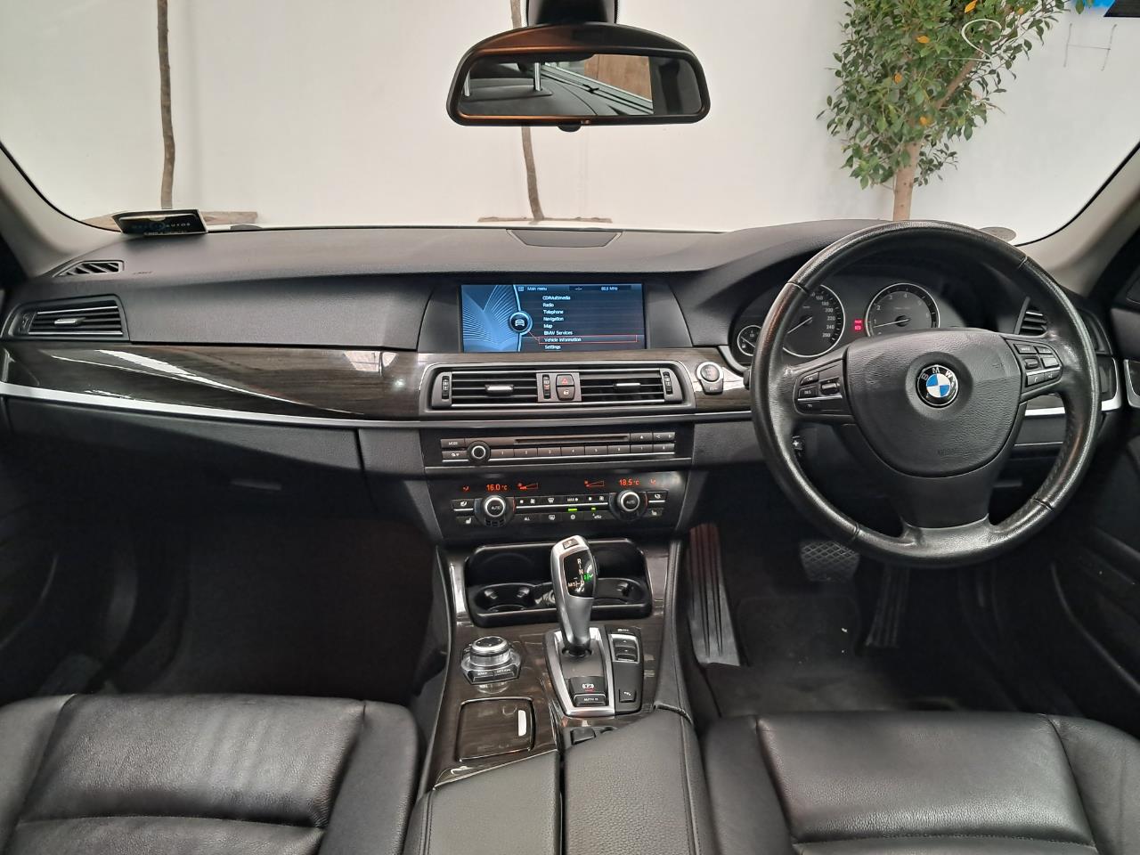 2011 BMW 523i thumbnail