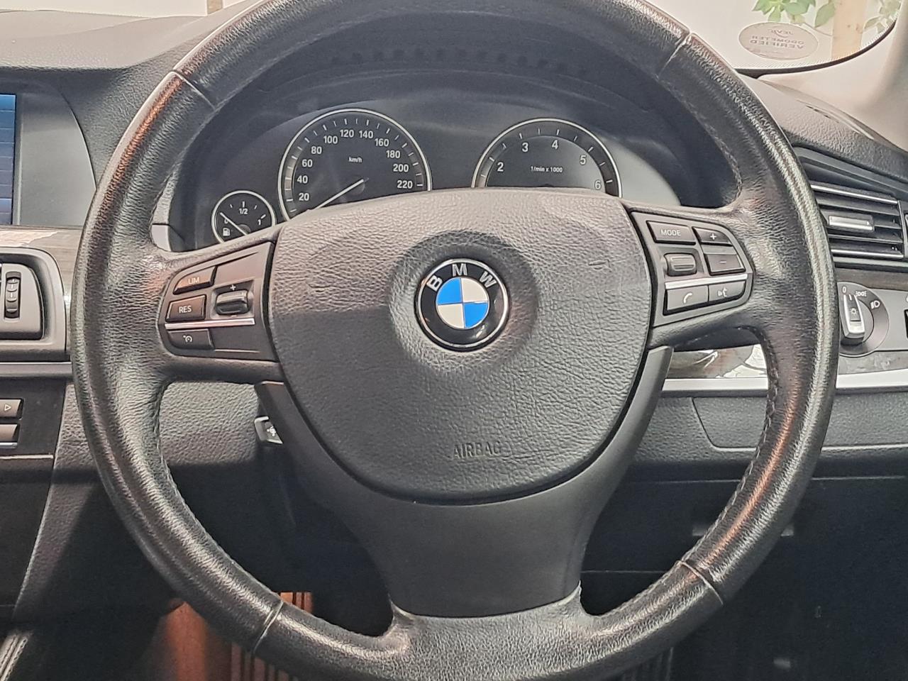 2011 BMW 523i thumbnail