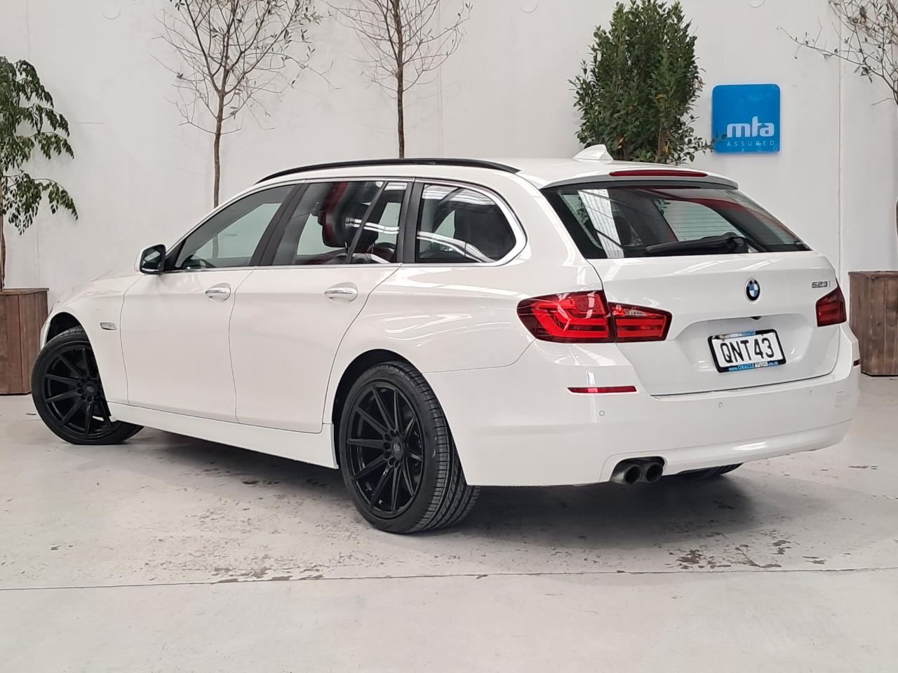 2011 BMW 523i thumbnail