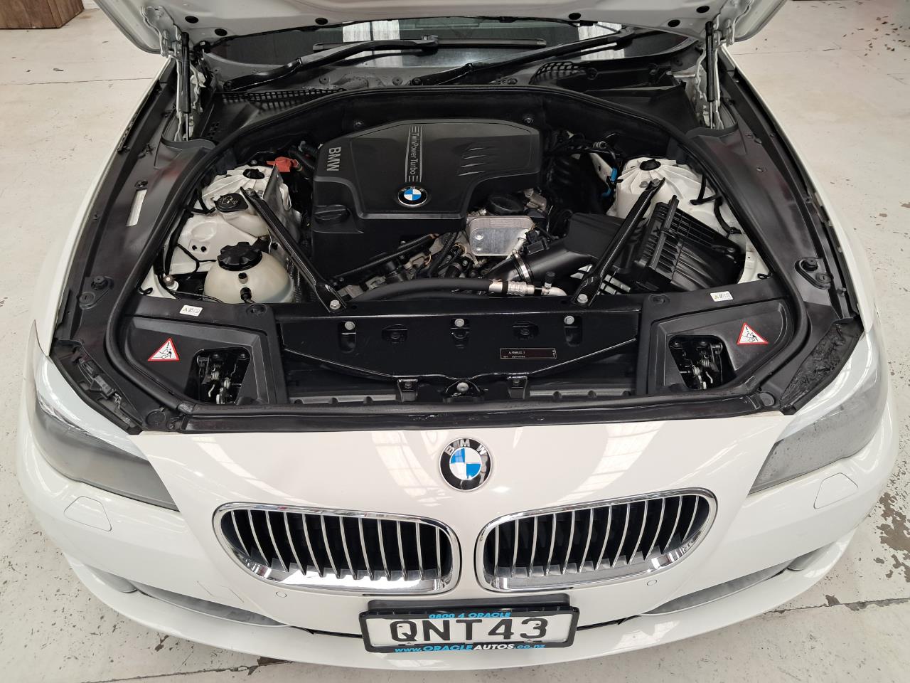 2011 BMW 523i thumbnail