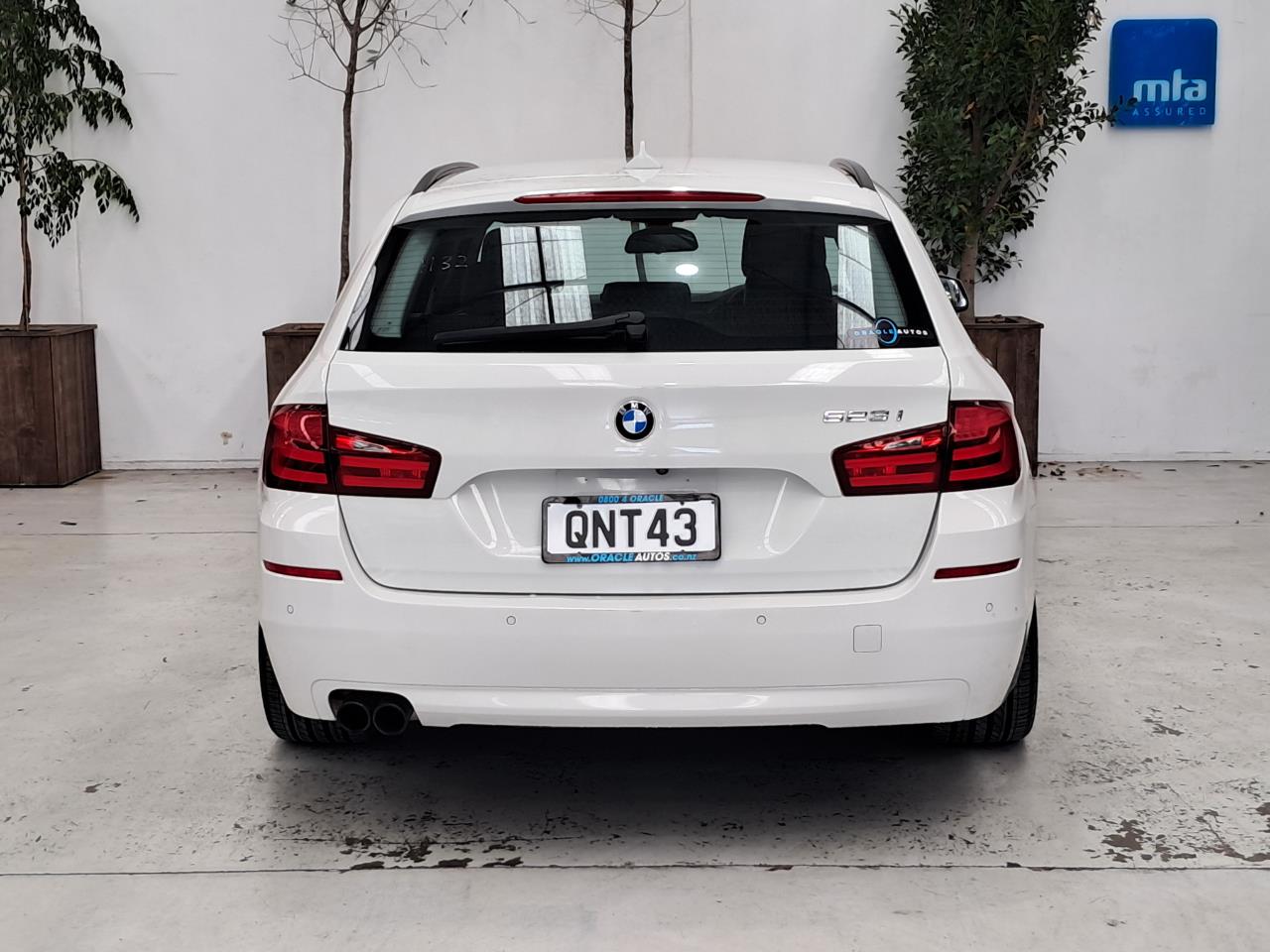 2011 BMW 523i thumbnail