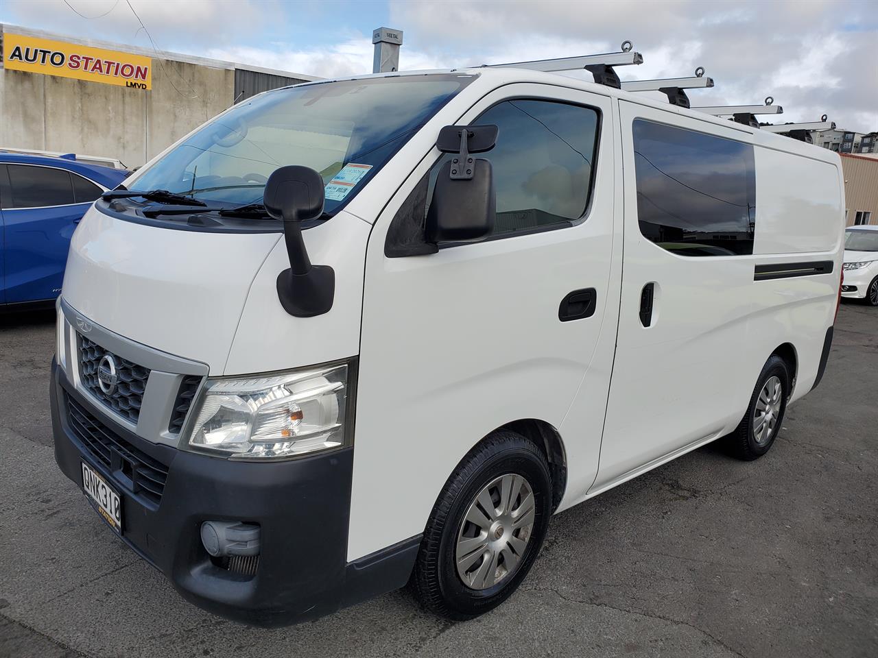 2016 Nissan NV350 thumbnail