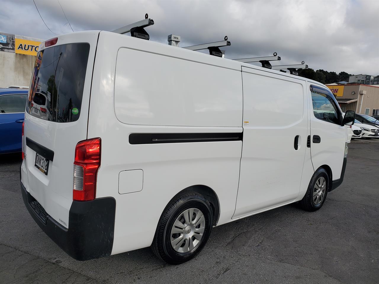 2016 Nissan NV350 thumbnail