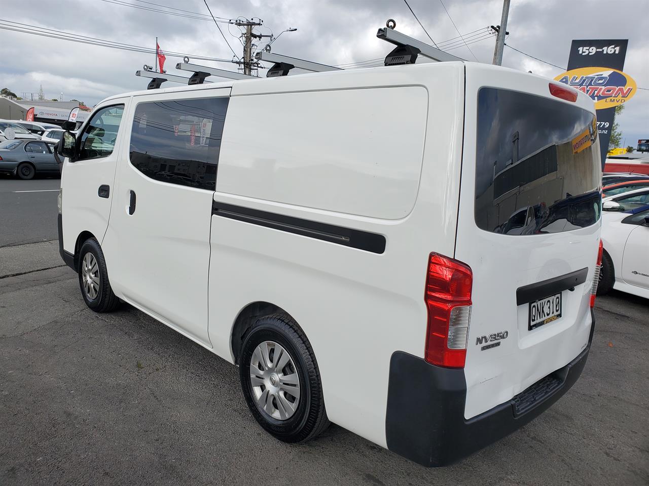 2016 Nissan NV350 thumbnail