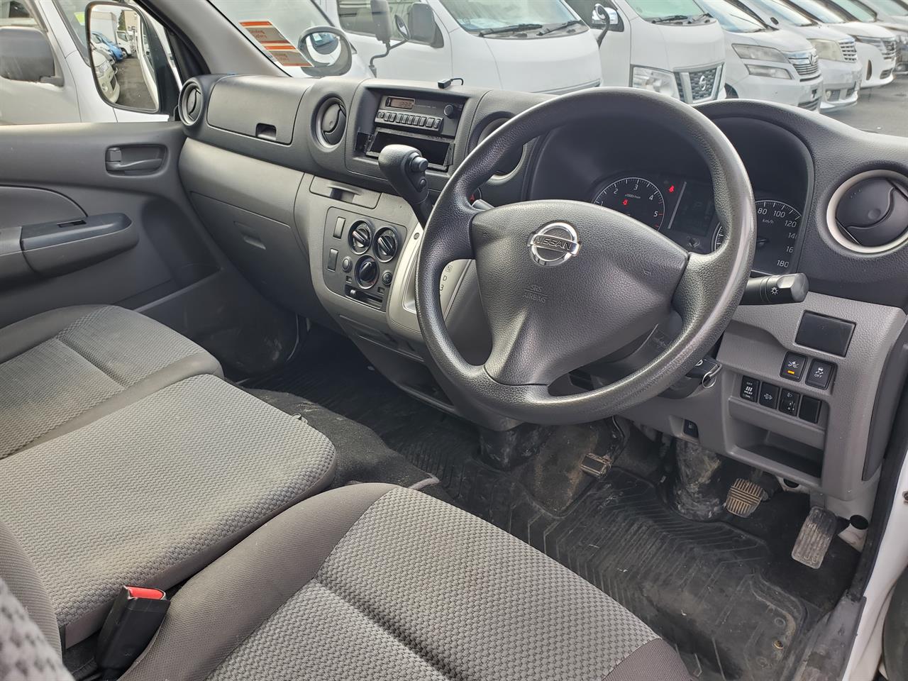 2016 Nissan NV350 thumbnail