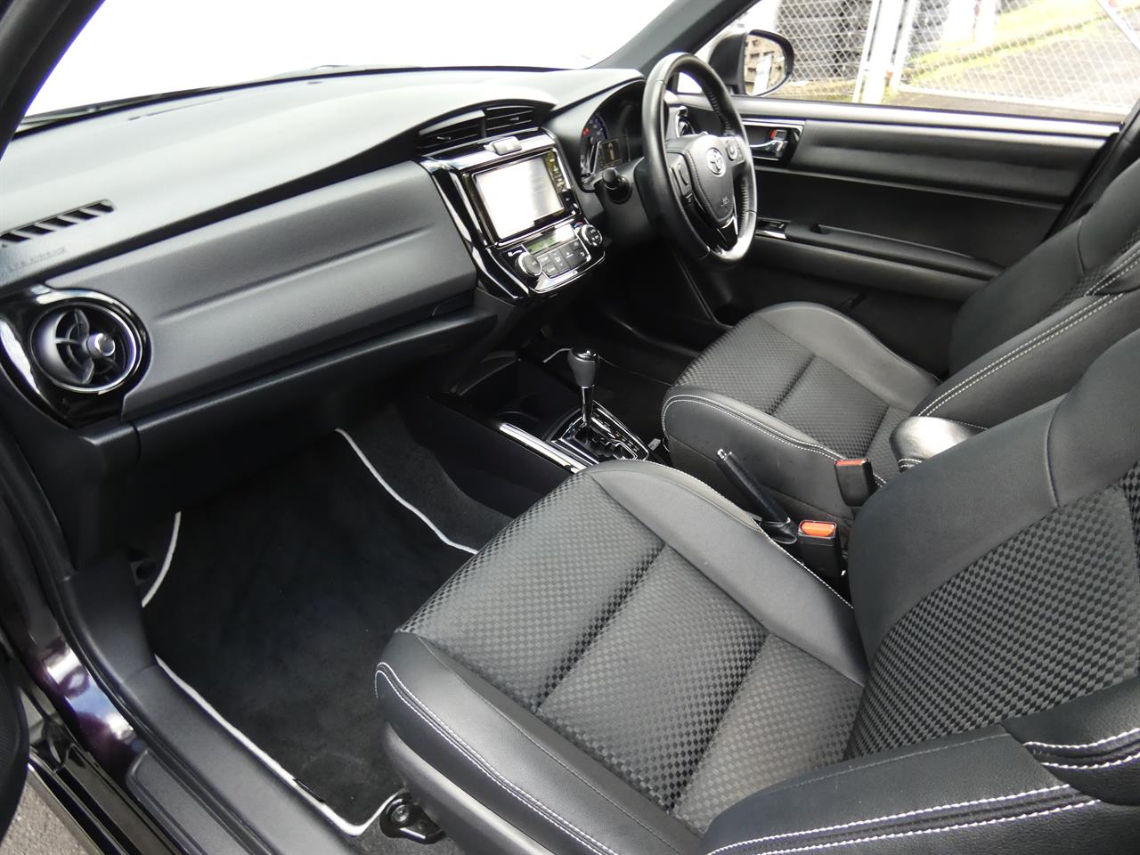 2015 Toyota COROLLA thumbnail