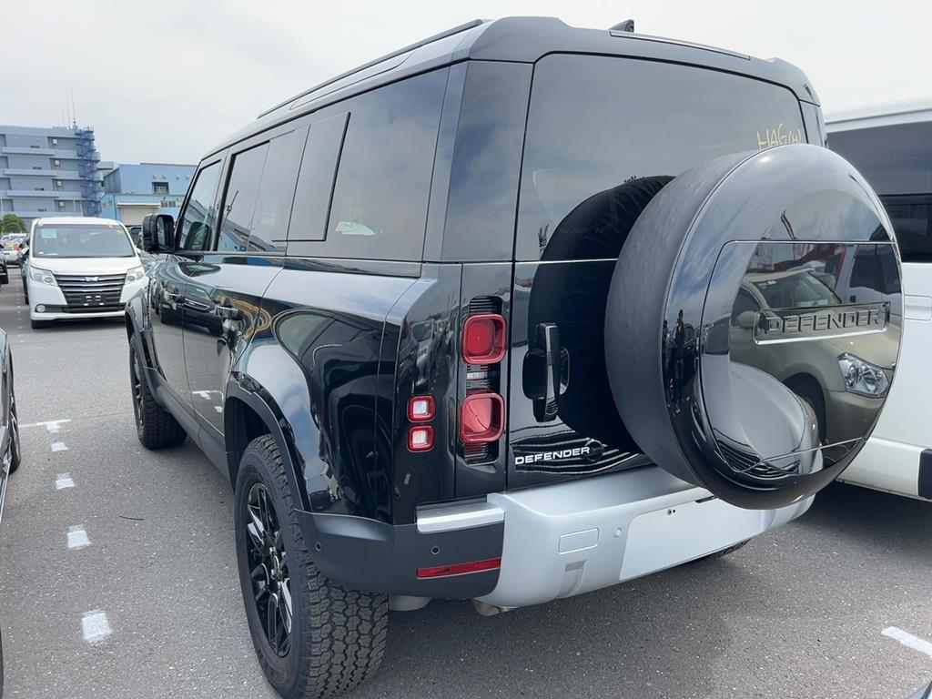2025 Land Rover Defender thumbnail
