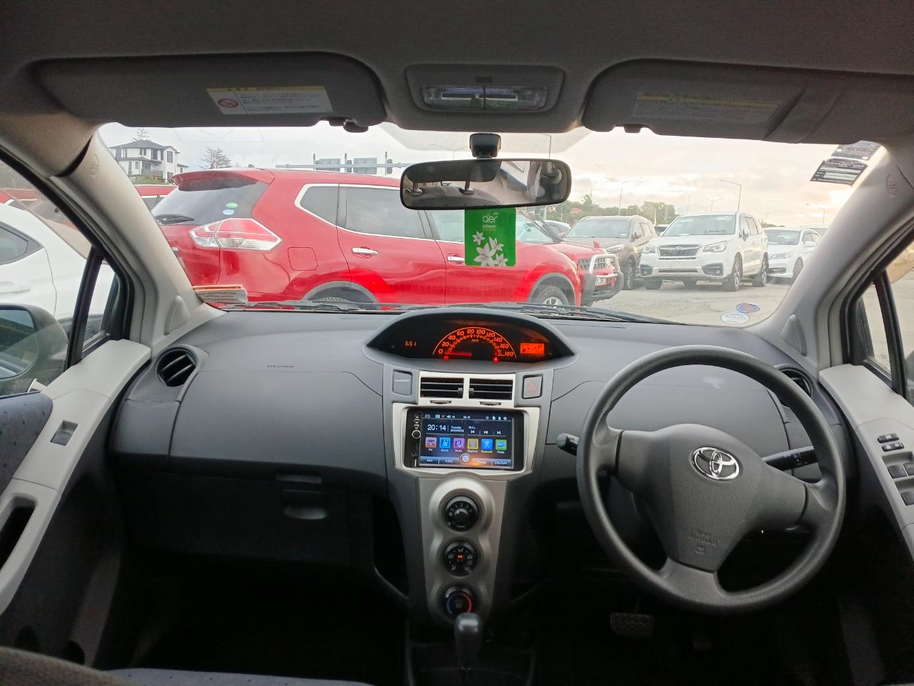 2009 Toyota Vitz thumbnail