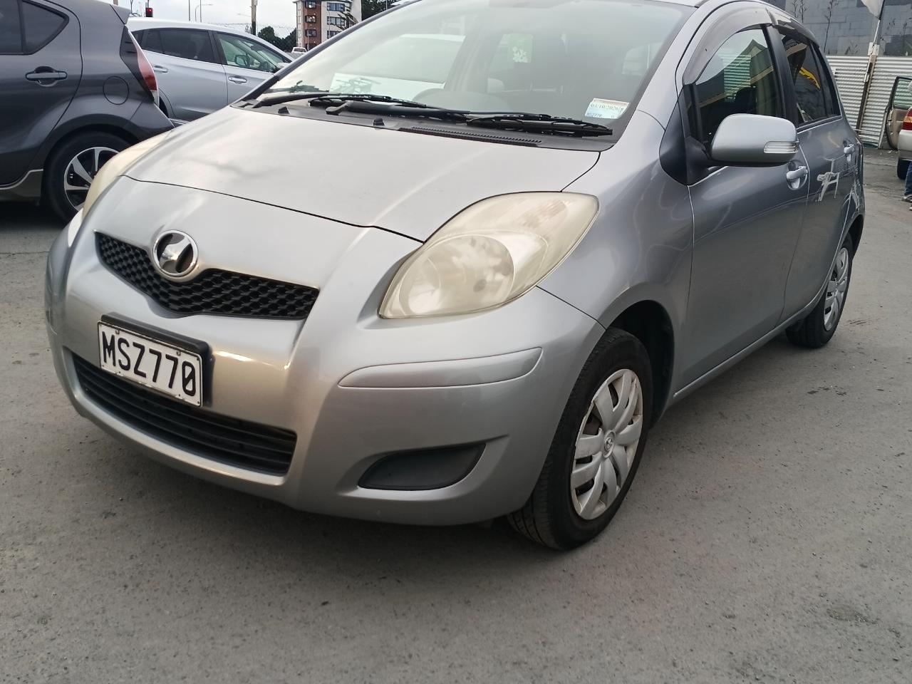 2009 Toyota Vitz thumbnail