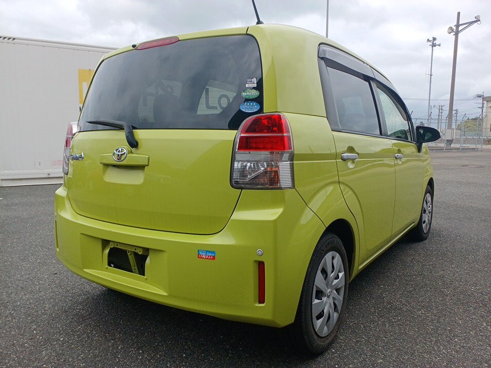 2015 Toyota SPADE thumbnail