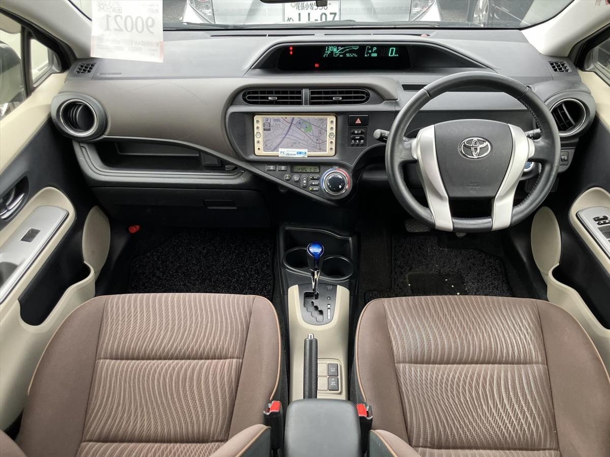 2013 Toyota Aqua thumbnail