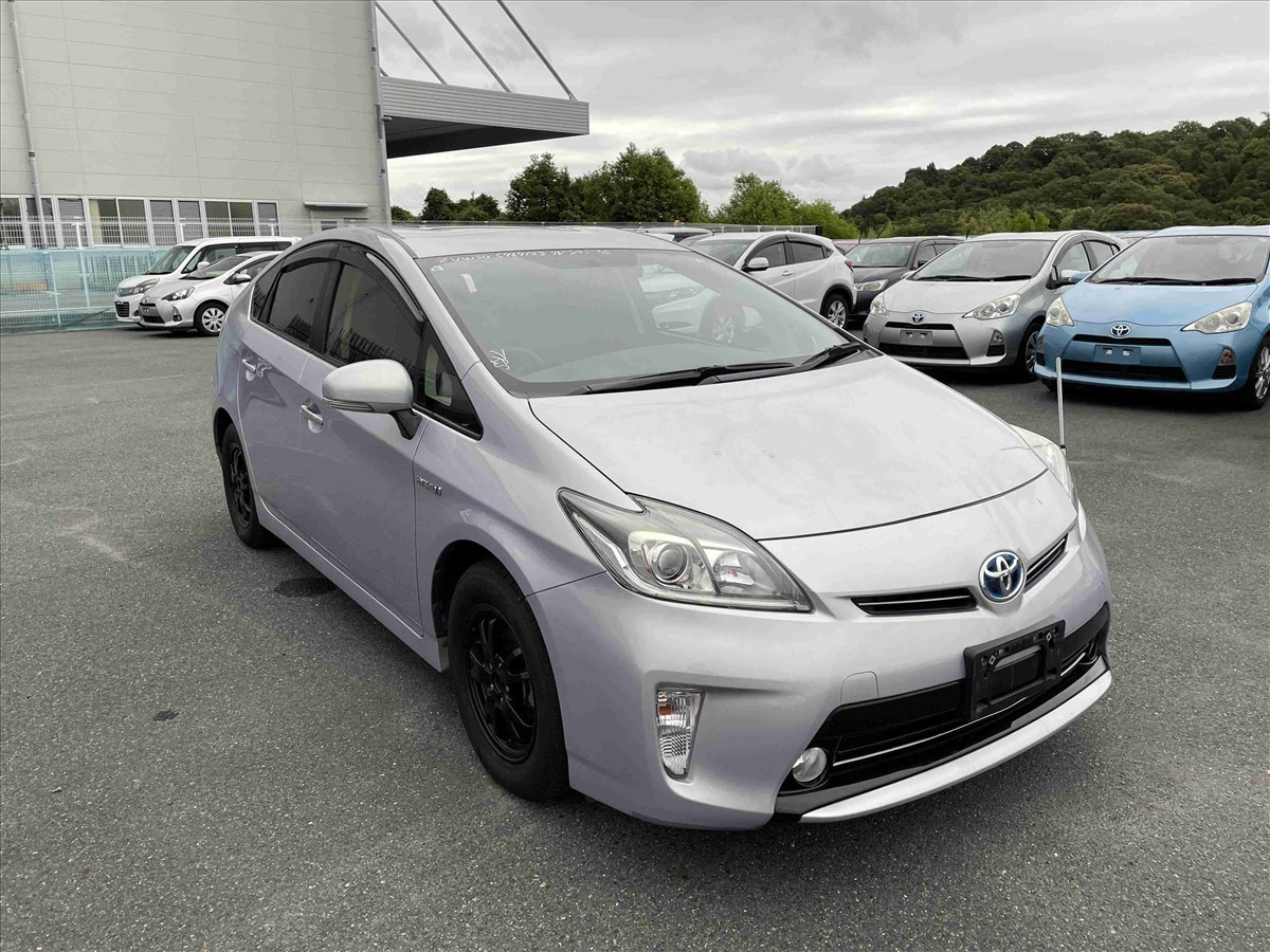 2015 Toyota PRIUS thumbnail