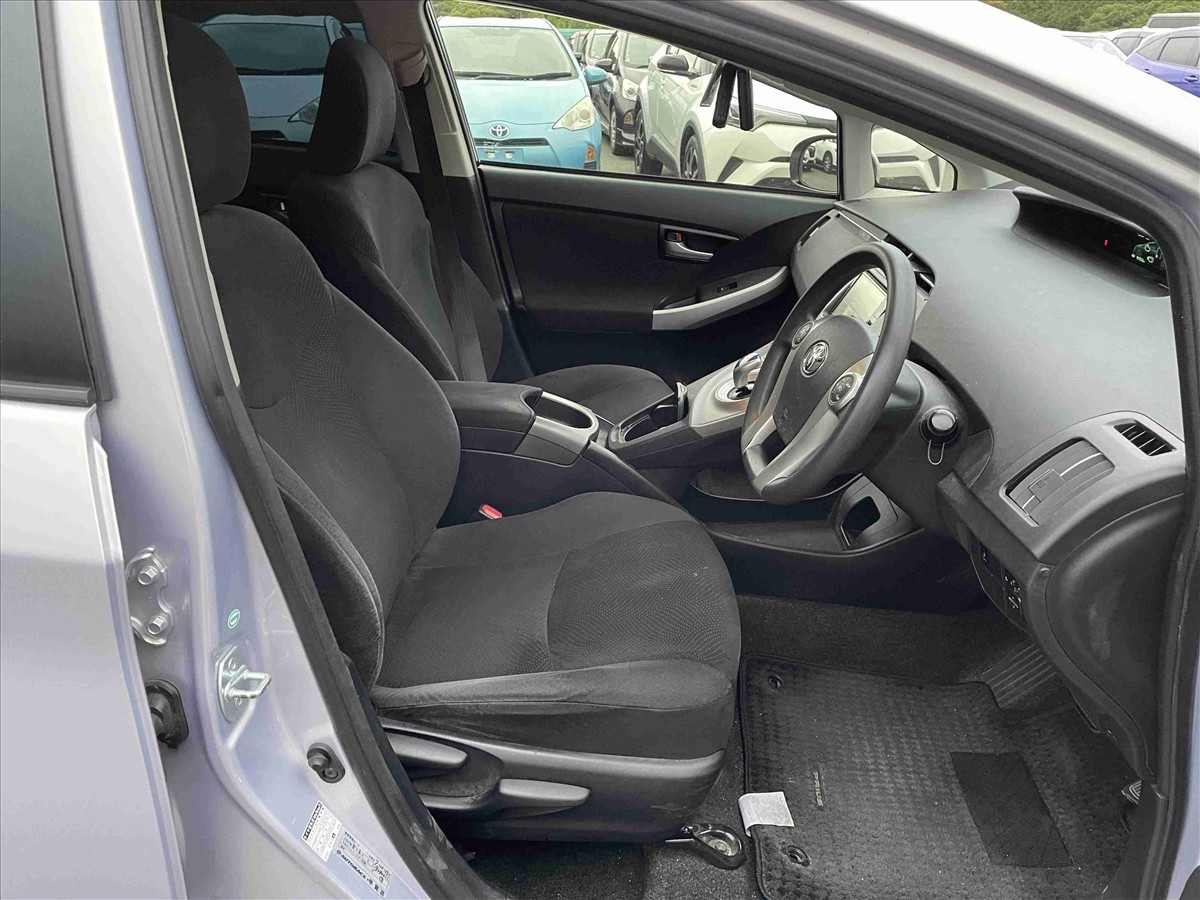 2015 Toyota PRIUS thumbnail