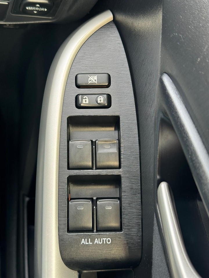 2014 Toyota PRIUS thumbnail
