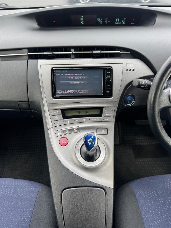 2015 Toyota PRIUS thumbnail