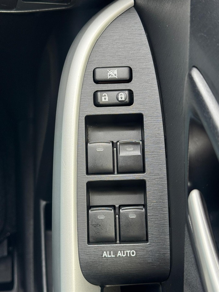 2015 Toyota PRIUS thumbnail