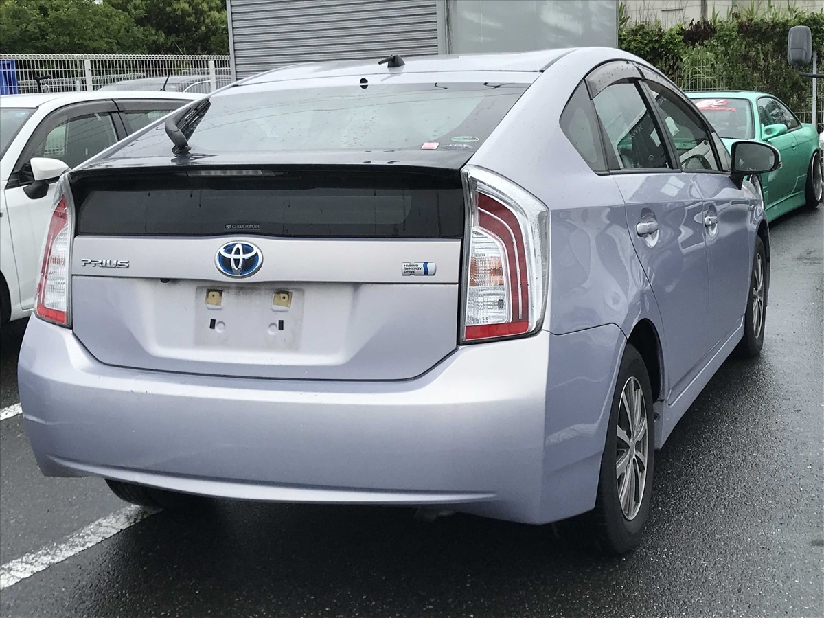 2015 Toyota PRIUS thumbnail