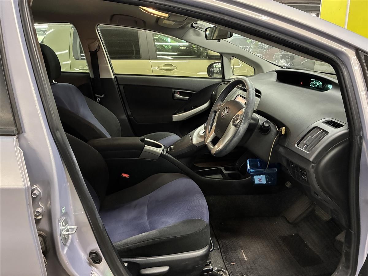 2015 Toyota PRIUS thumbnail