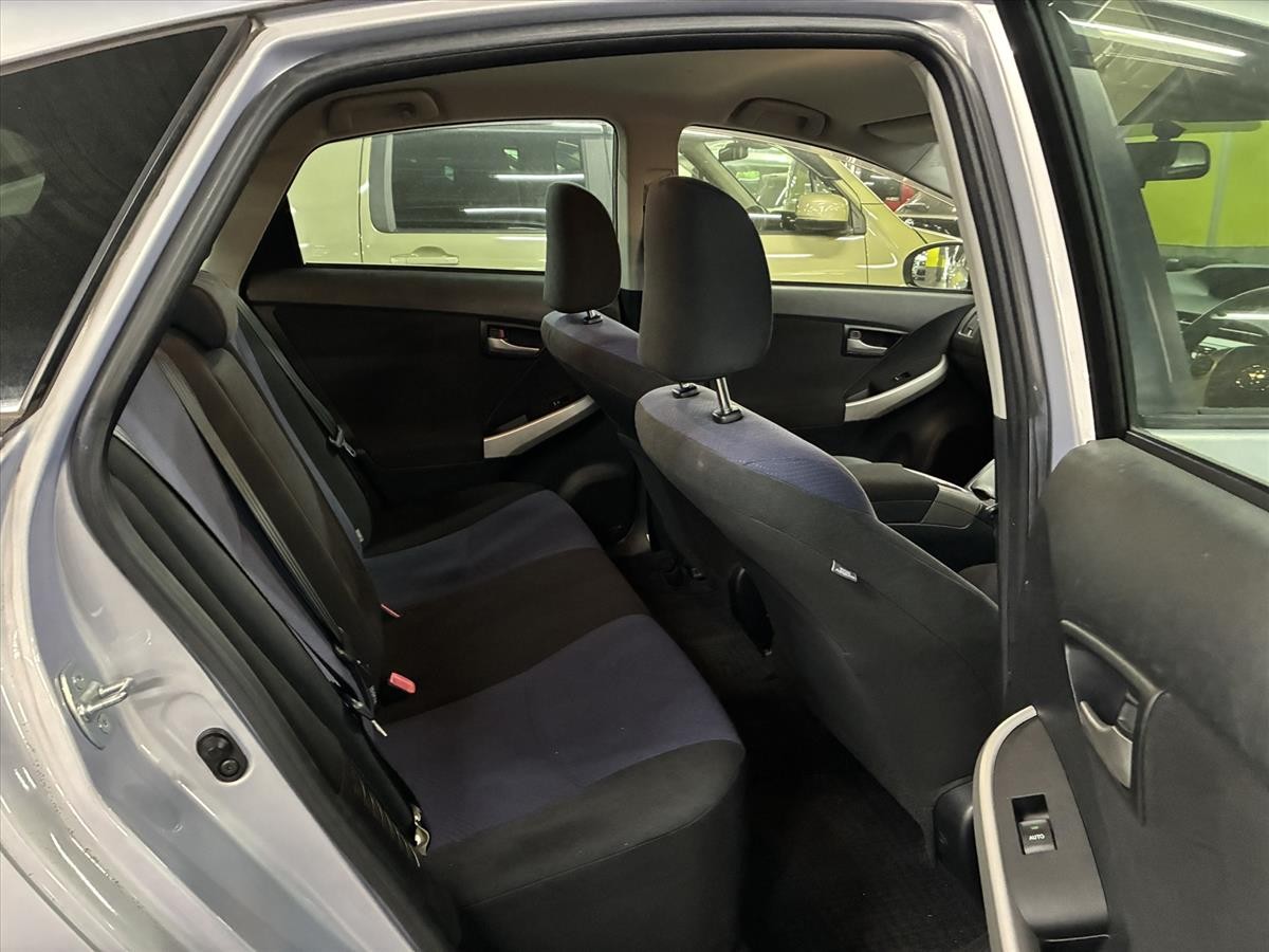2015 Toyota PRIUS thumbnail