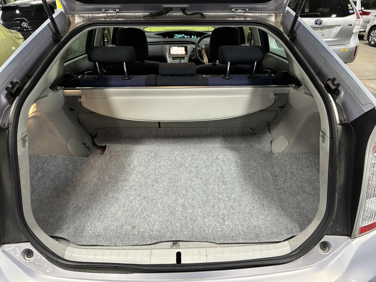 2015 Toyota PRIUS thumbnail