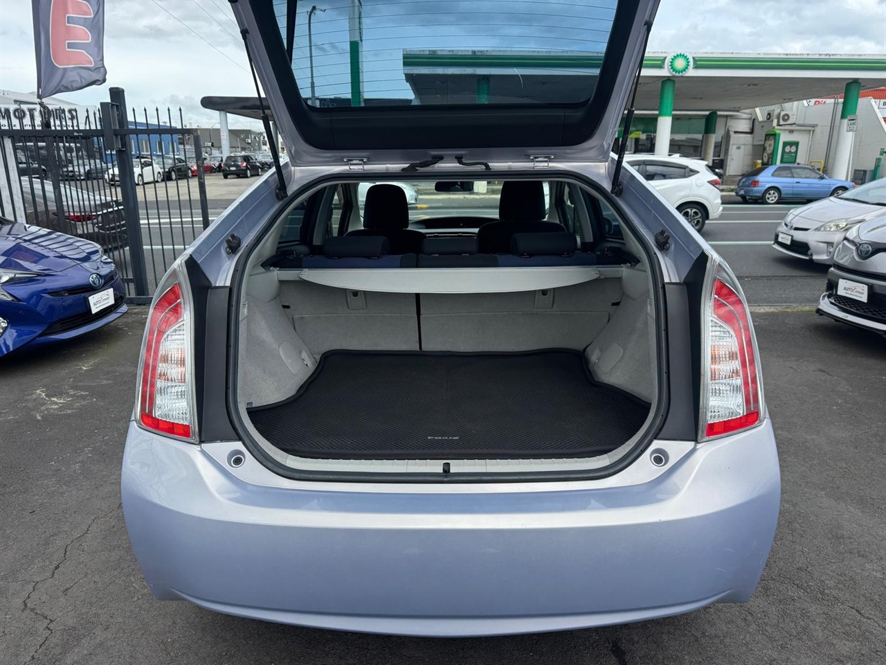 2014 Toyota PRIUS thumbnail