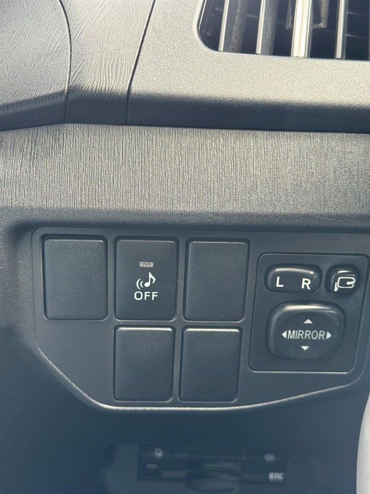 2014 Toyota PRIUS thumbnail