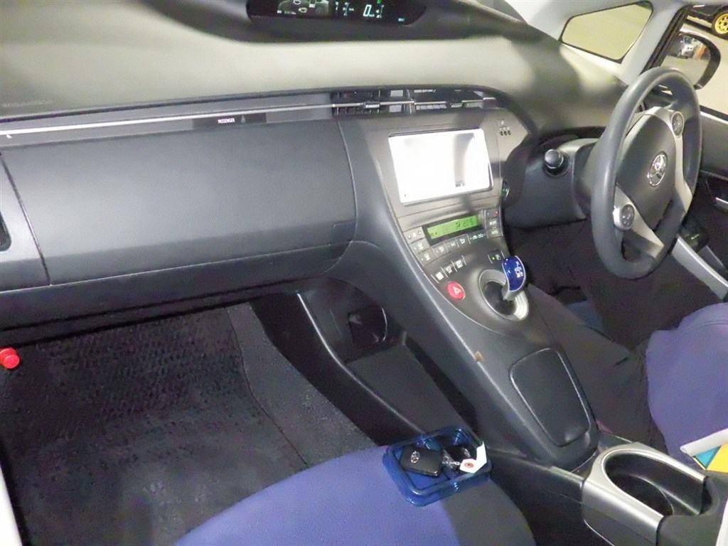 2014 Toyota PRIUS thumbnail