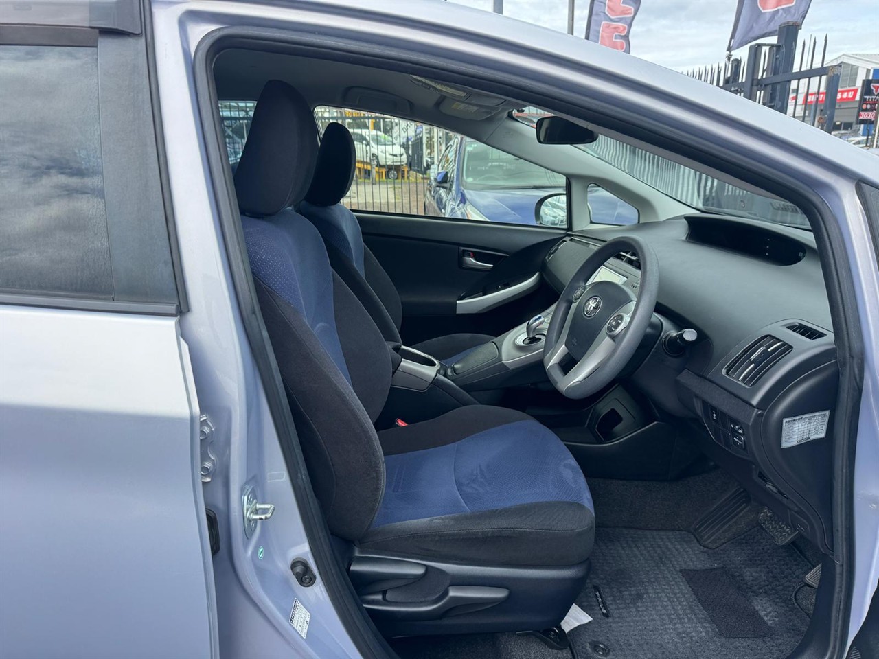 2014 Toyota PRIUS thumbnail