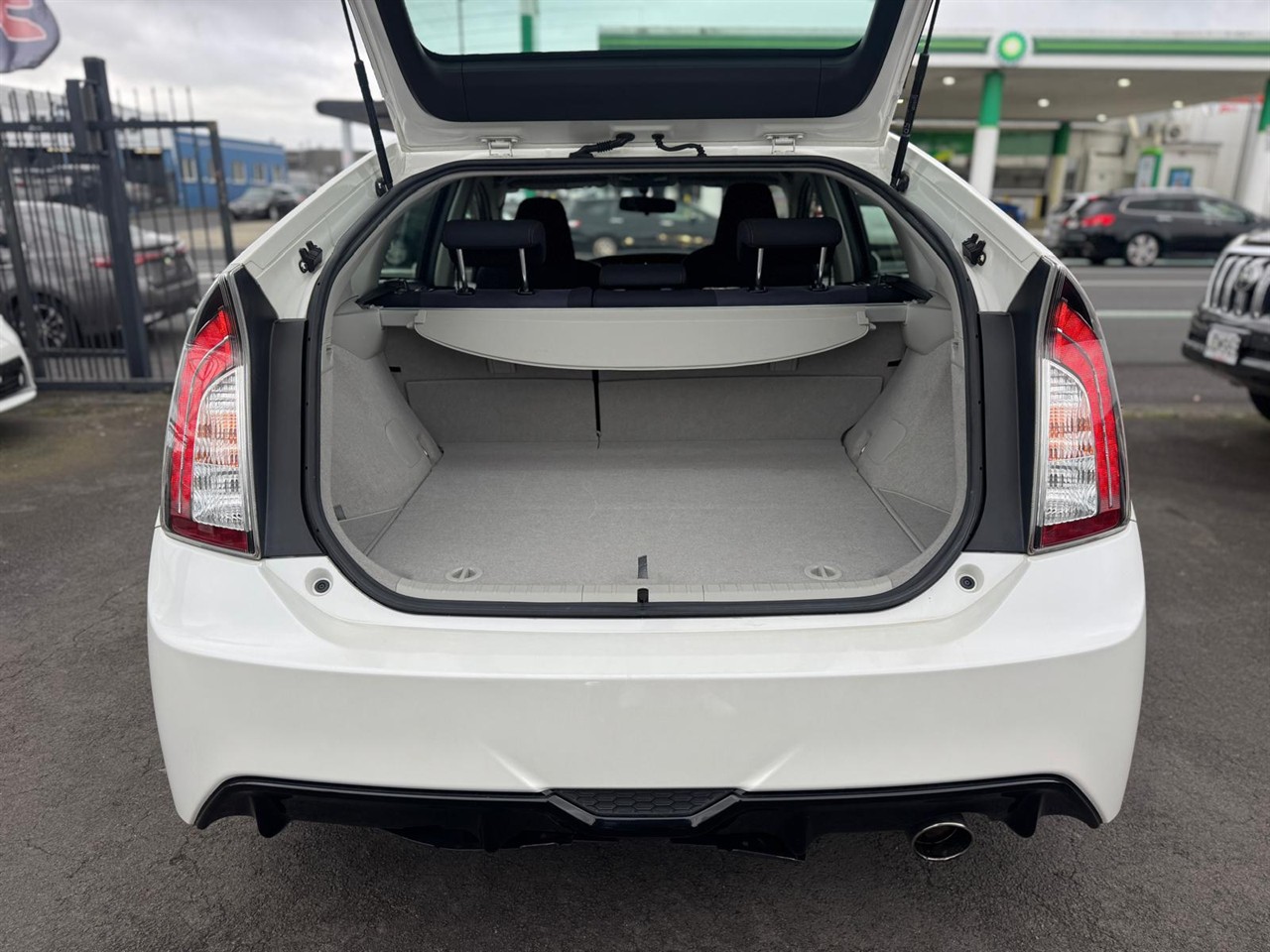 2014 Toyota Prius thumbnail