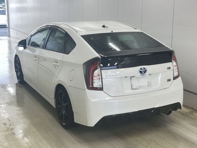 2014 Toyota Prius thumbnail