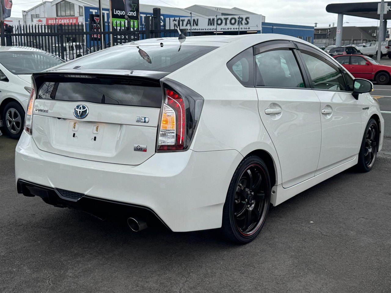 2014 Toyota Prius thumbnail
