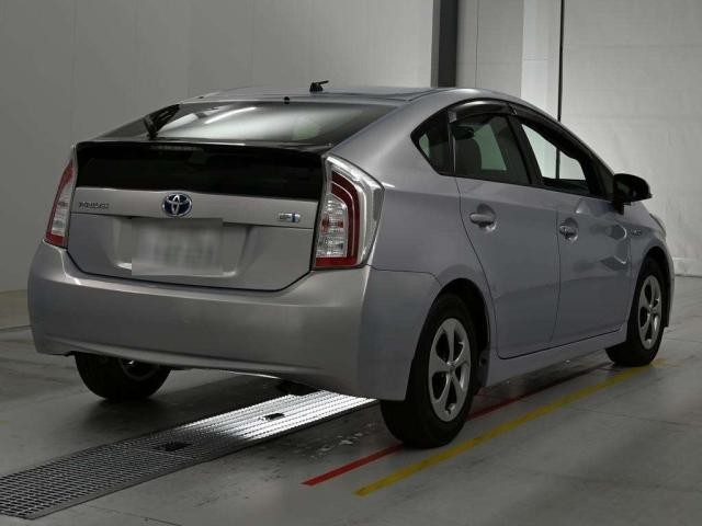 2015 Toyota PRIUS thumbnail