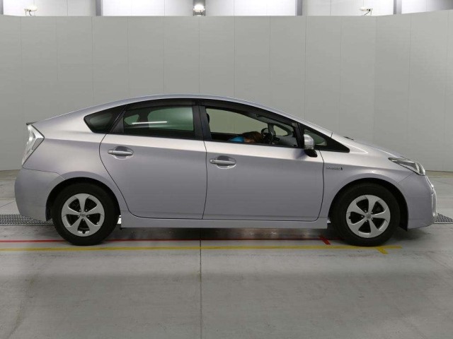 2015 Toyota PRIUS thumbnail