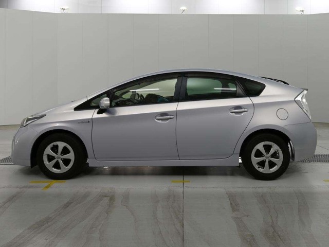 2015 Toyota PRIUS thumbnail