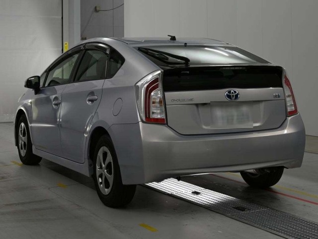 2015 Toyota PRIUS thumbnail