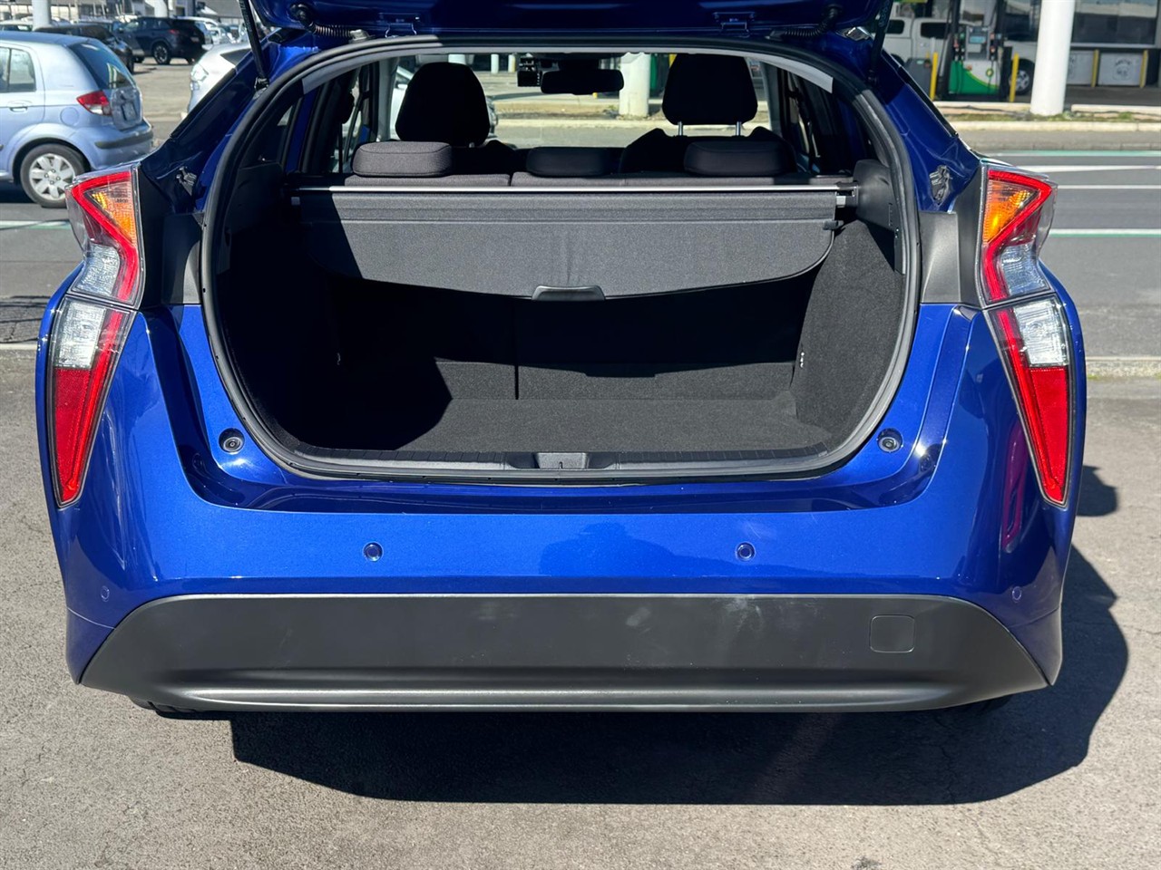 2018 Toyota PRIUS thumbnail