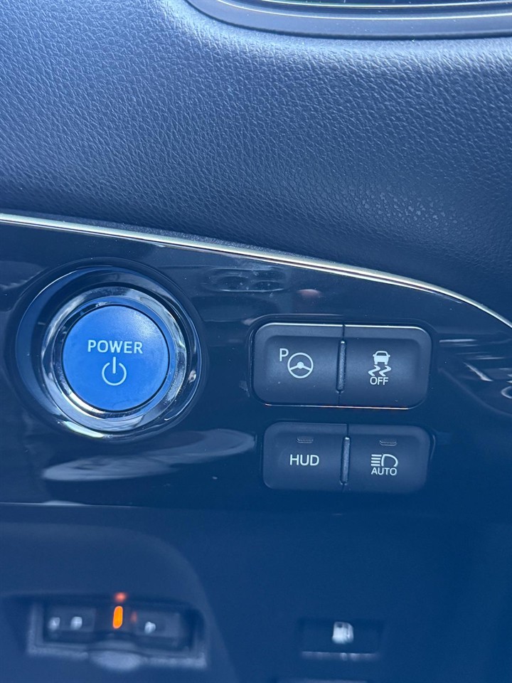 2018 Toyota PRIUS thumbnail