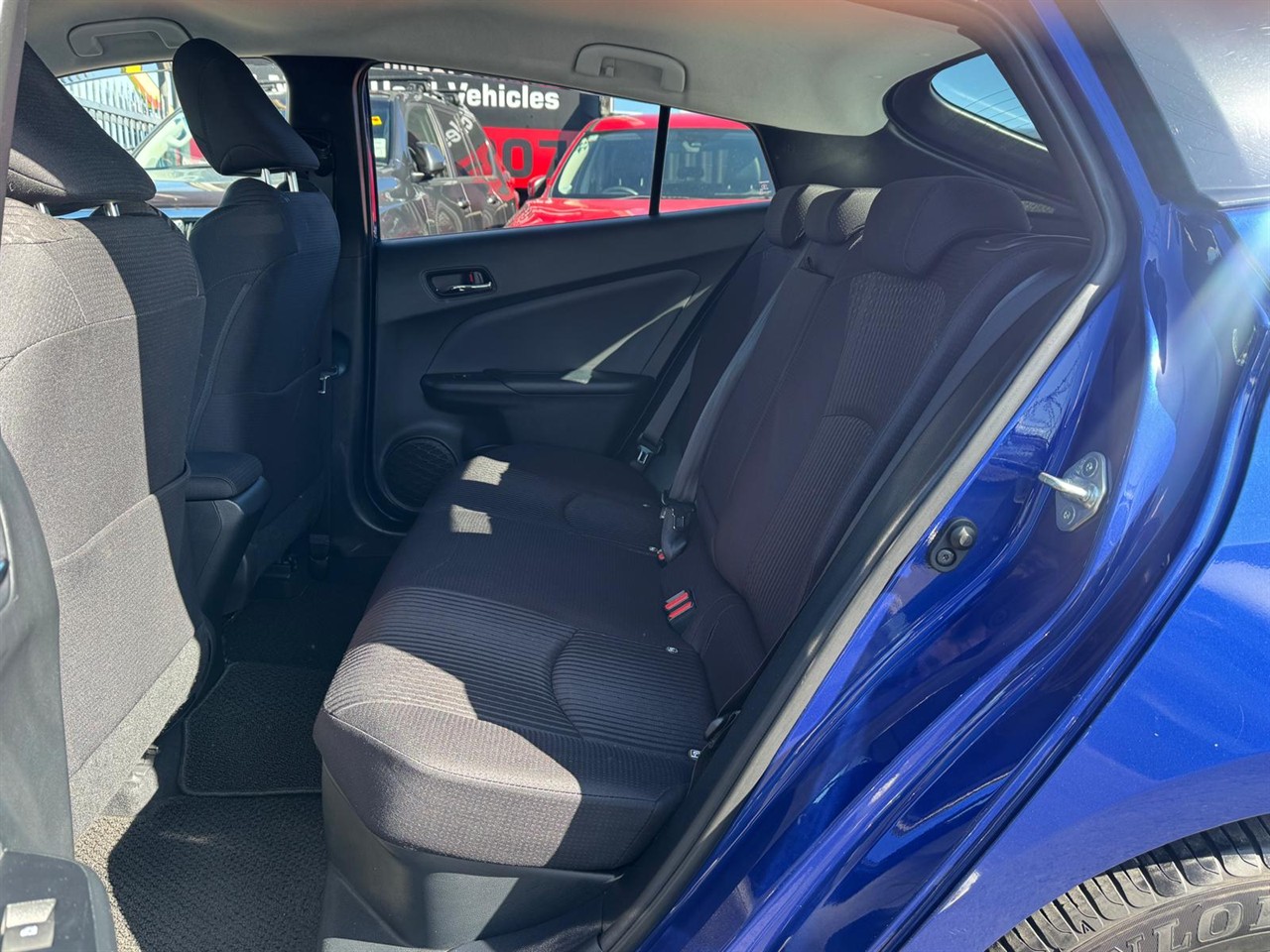 2018 Toyota PRIUS thumbnail