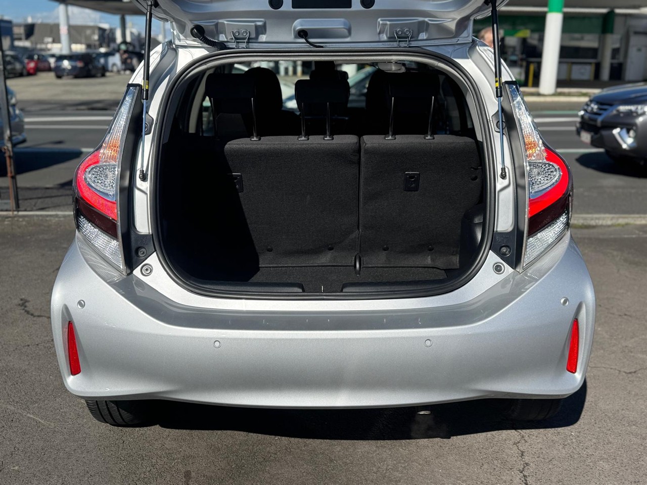 2020 Toyota Aqua thumbnail