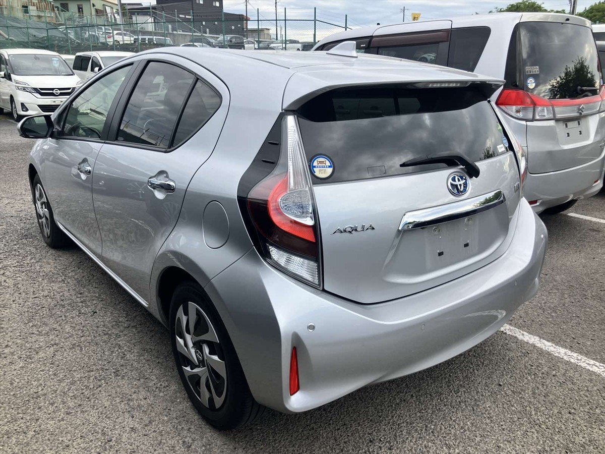 2020 Toyota Aqua thumbnail