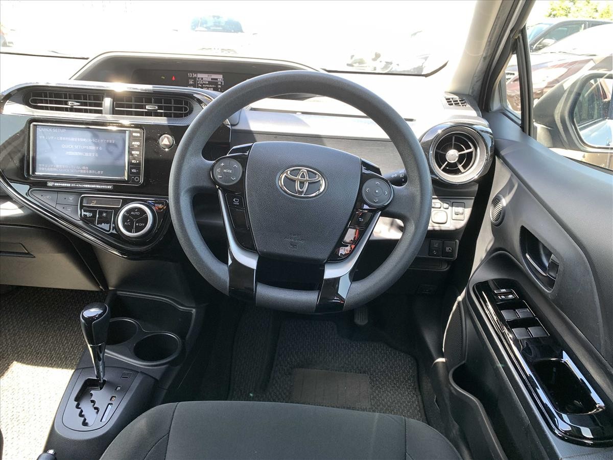 2020 Toyota Aqua thumbnail